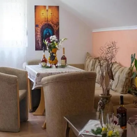 Ana - Marija Apartman *